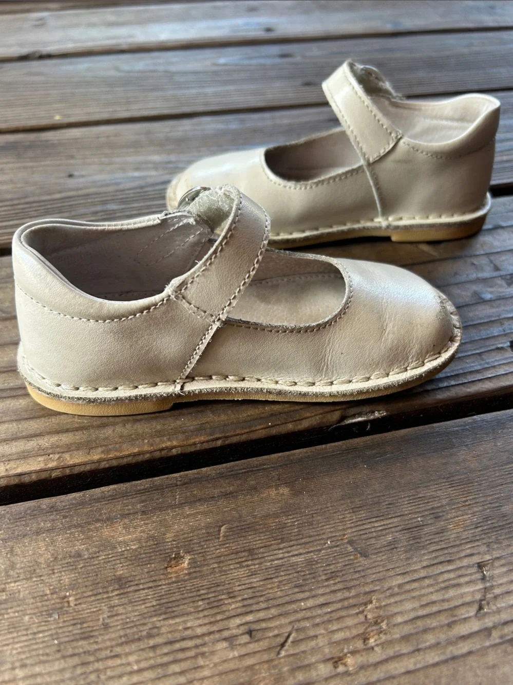 L'Amour Grace Mary Janes -- Sz 8